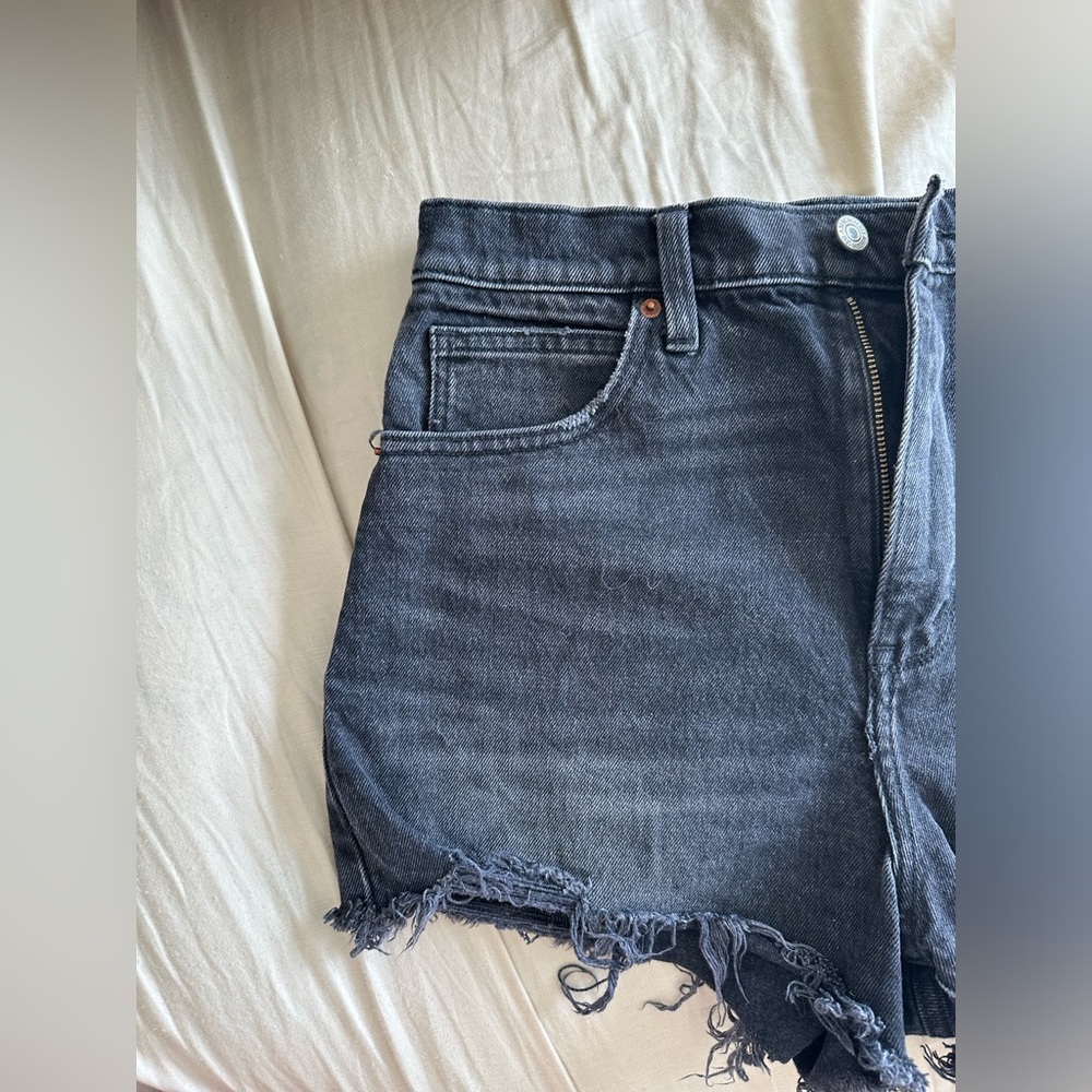 Abercrombie & Fitch Ultra High Rise Mom Short